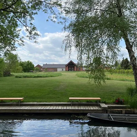 Holiday home Spreewaldhof Am Wasser 